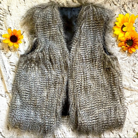 Jackets & Blazers - Faux Fur Vest with Closure and Pockets